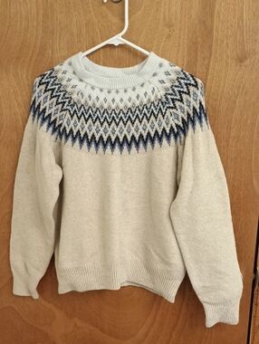 Amazon Essentials Cream Crewneck Sweater with Blue Fair Isle Yoke